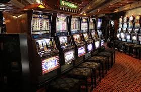 Người chơi trải nghiệm Live Casino tại gg99 trên điện thoại